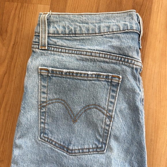 Levi's Wedgie Straight Leg Jeans - Picture 4 of 5